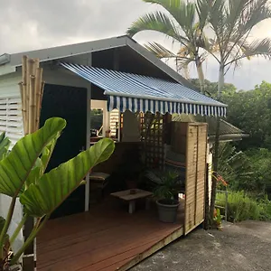 Bungalow: La Favela Chic/the Chic Favela - Trois-Rivières